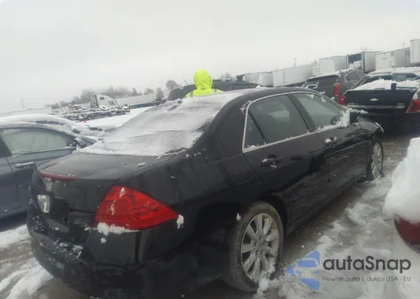 2007 Honda Accord 3.0 Ex z USA, uszkodzony, nr VIN 1HGCM66587A083061